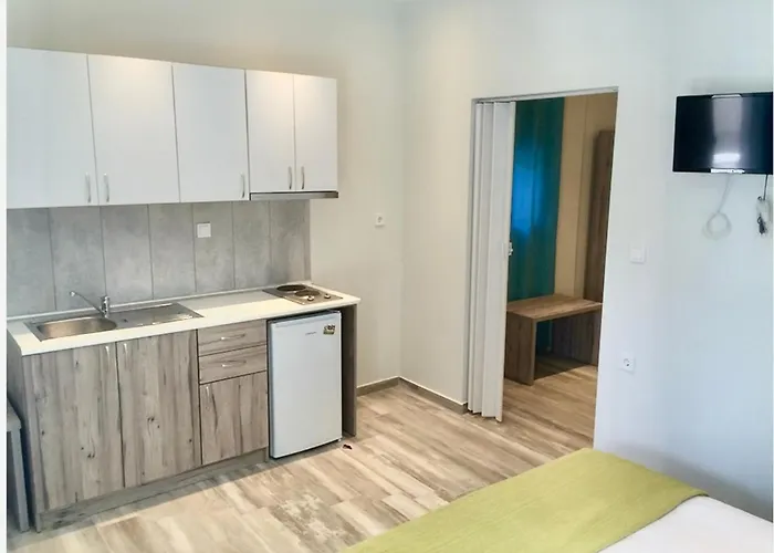 Avli & No2 * サルティ